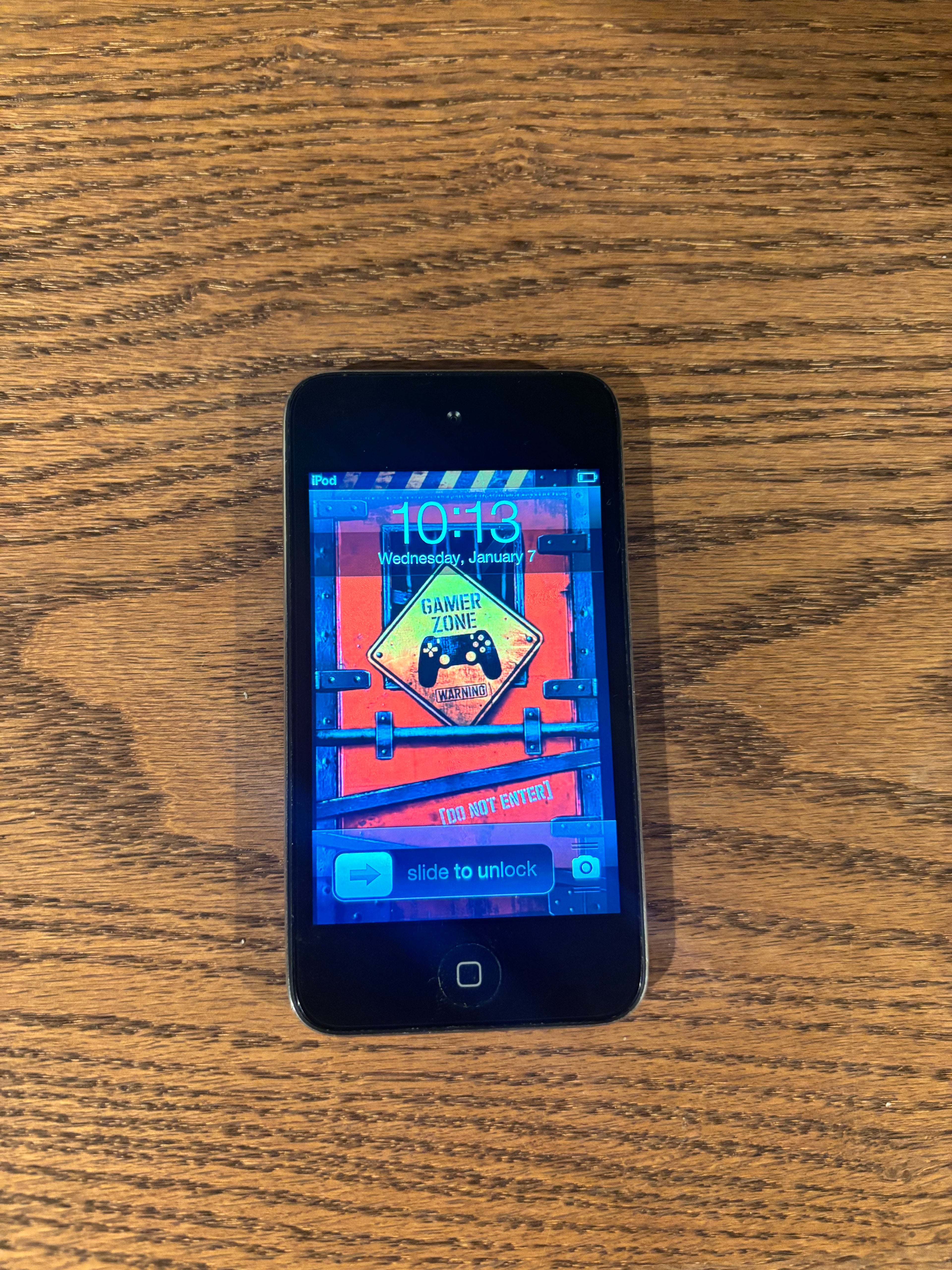 Apple IPod Touch 4th Generation Jailbroken With Rare Discontinued Games