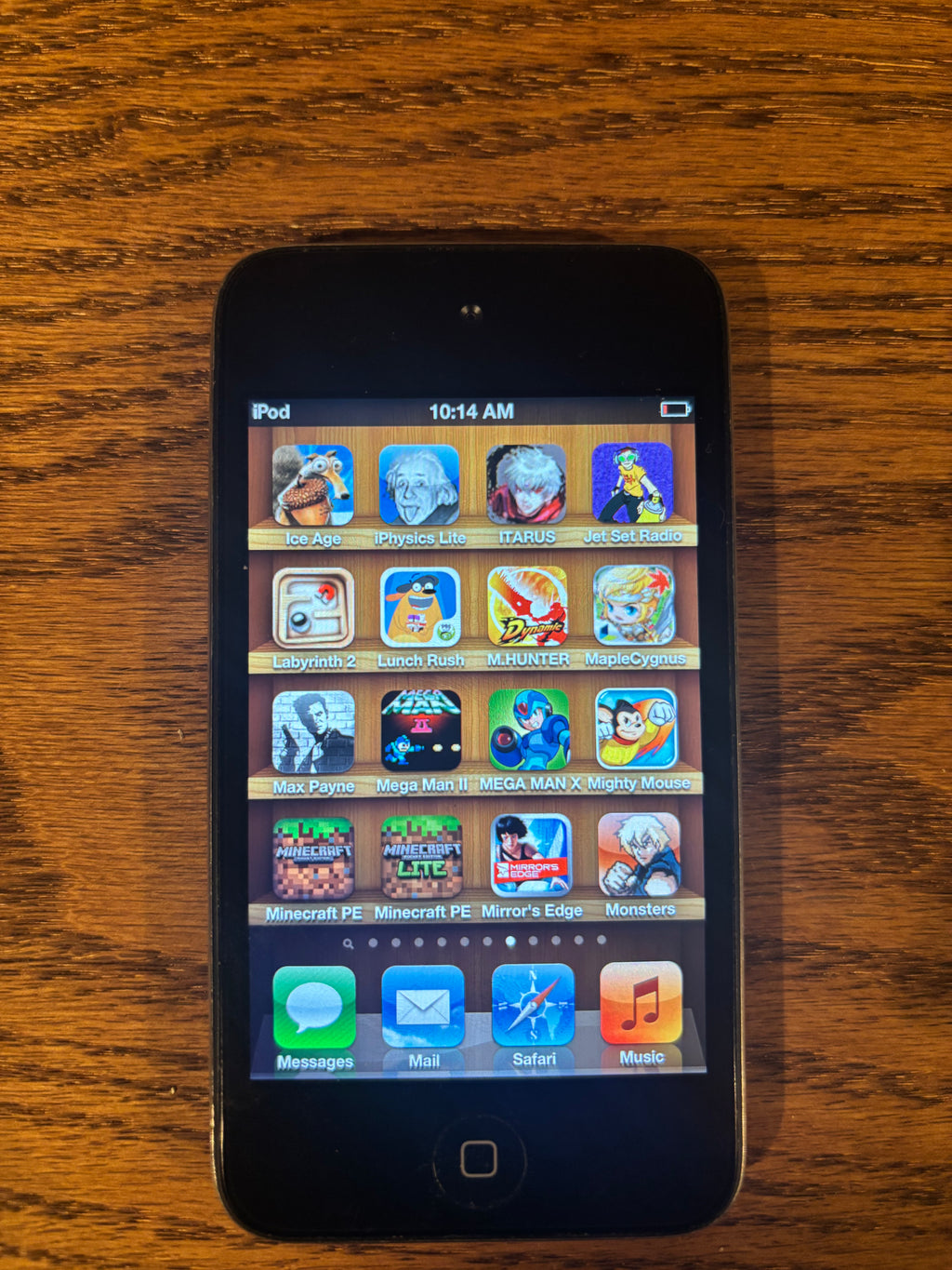 Apple IPod Touch 4th Generation Jailbroken With Rare Discontinued Games