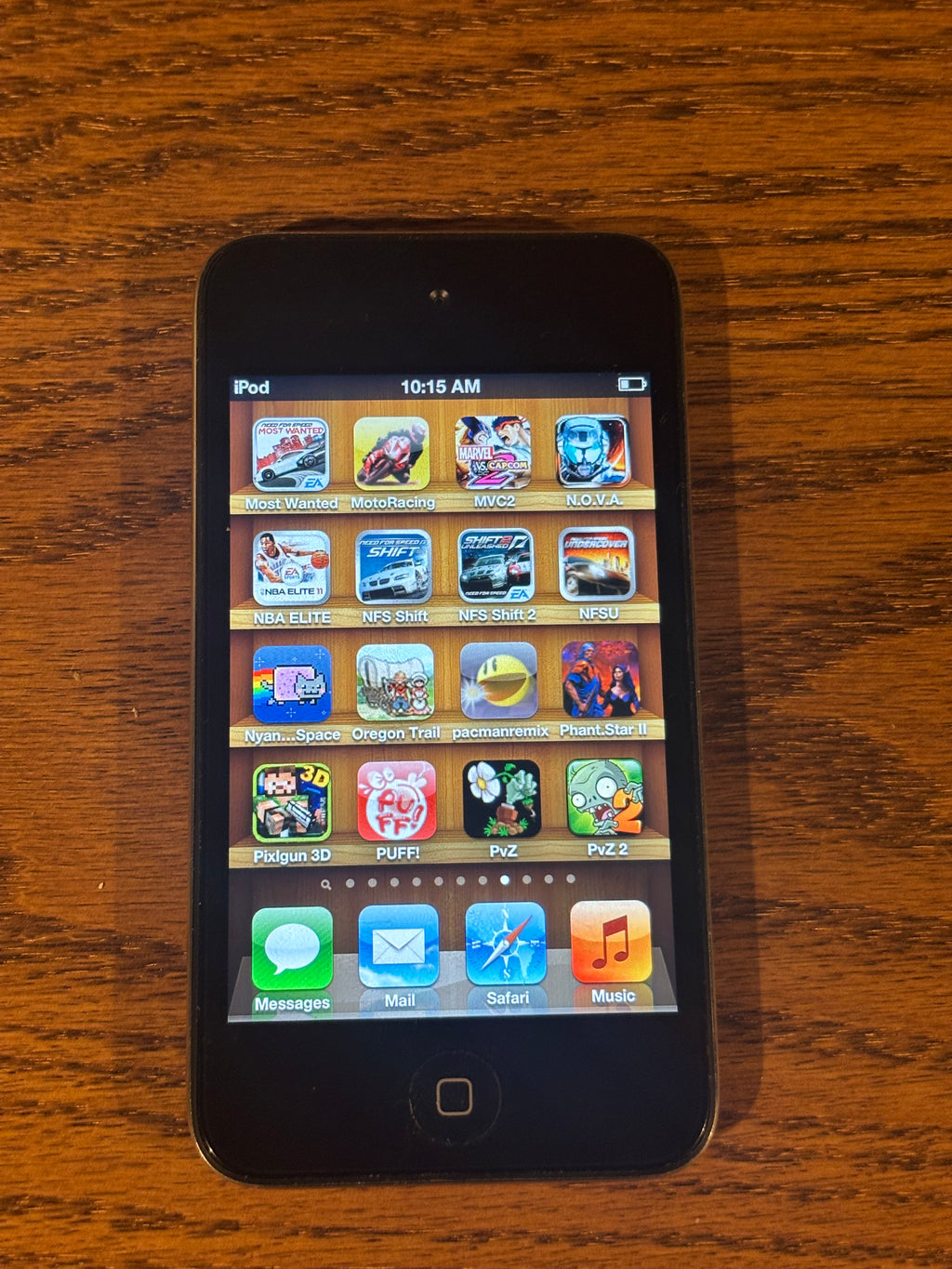 Apple IPod Touch 4th Generation Jailbroken With Rare Discontinued Games