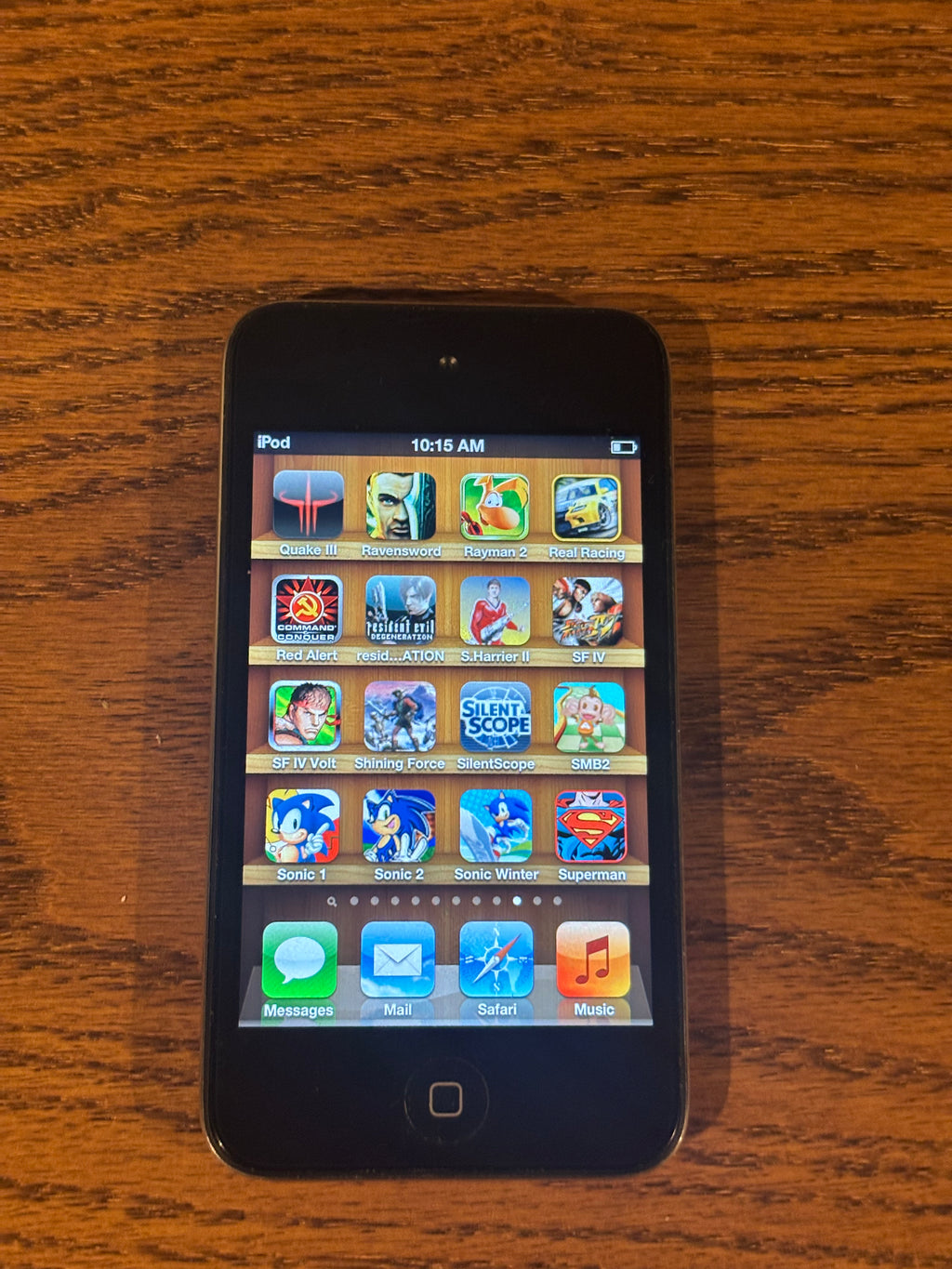Apple IPod Touch 4th Generation Jailbroken With Rare Discontinued Games